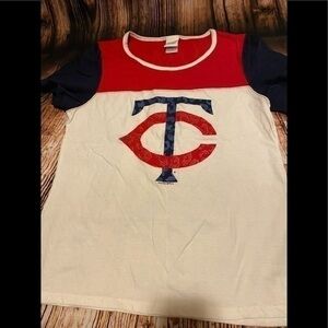 Ladies XL 5th & ocean MN Twins t shirt
